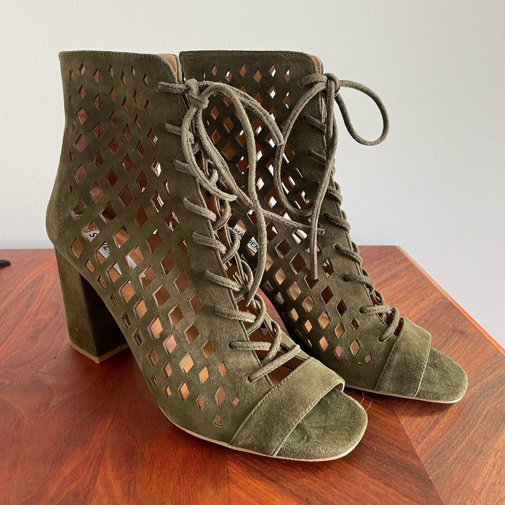 Steve Madden Women's Suede Denay Cutout Bootie Sz: 8M
